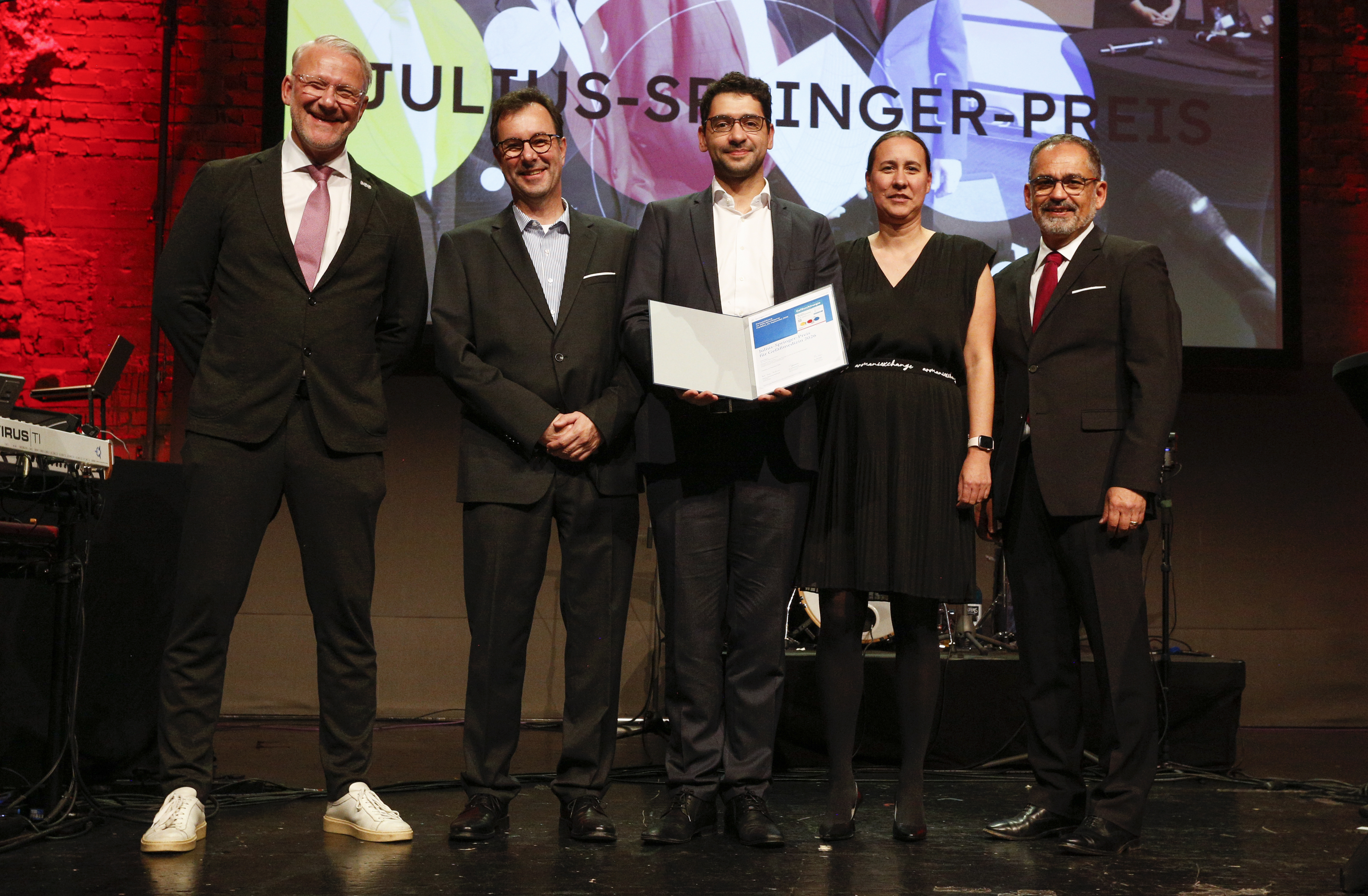 Dr. med. Johannes Hatzl (Heidelberg) erhielt auf der Jahrestagung 2026 in Frankfurt a.M. den Julius-Springer-Preis 